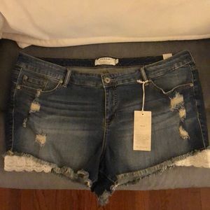 Torrid denim Short with Bead, 22, NWT Plus